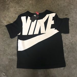 Nike Short Sleeve Sweater Material Shirt